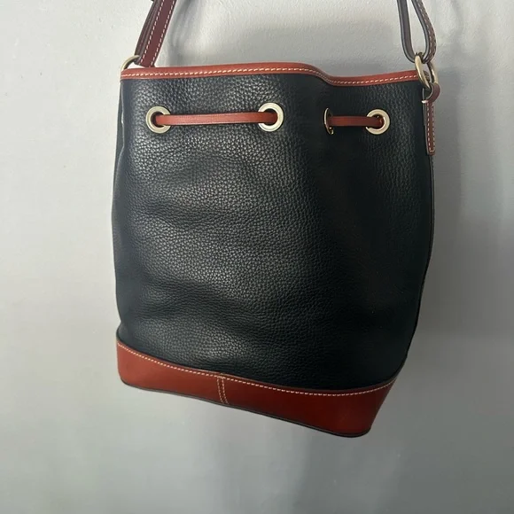 Dooney & Bourke Black and Tan Shoulder Bag - Picture 4 of 5